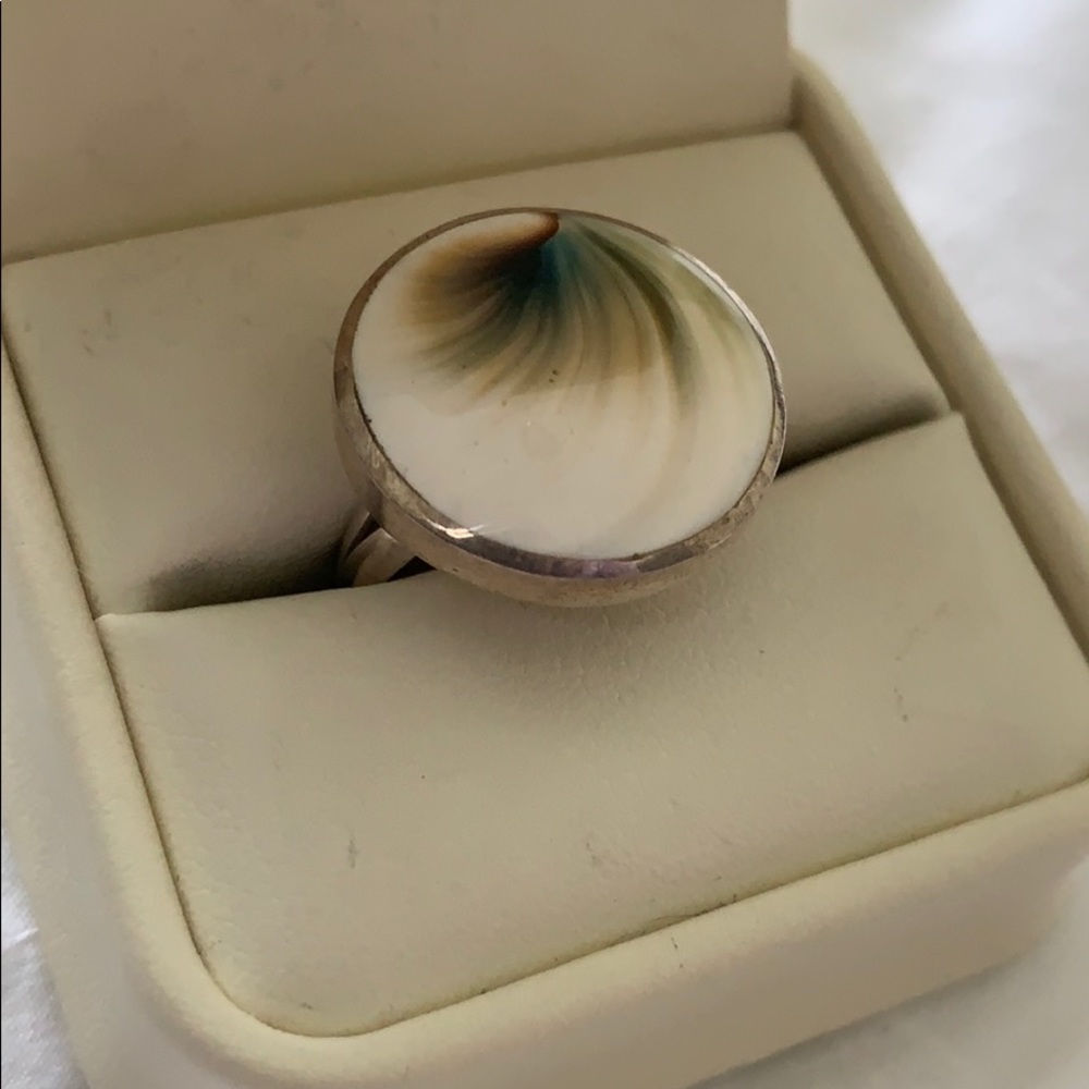 Ring - Picture 2 of 2